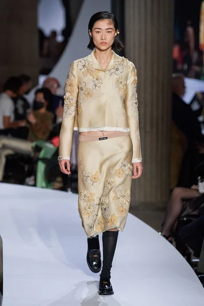 Look 8